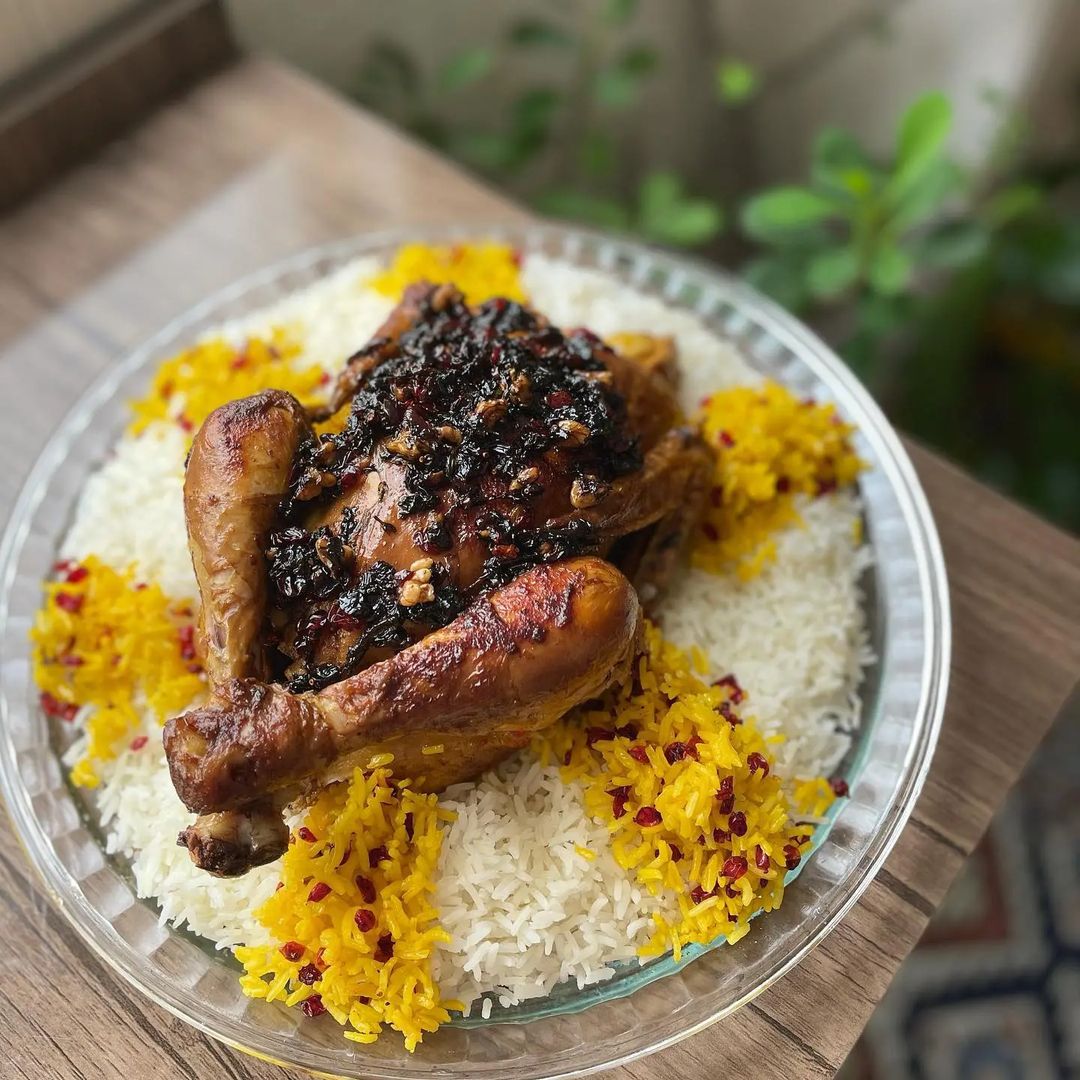 طرز تهیه مرغ شکم پر در قابلمه و فر