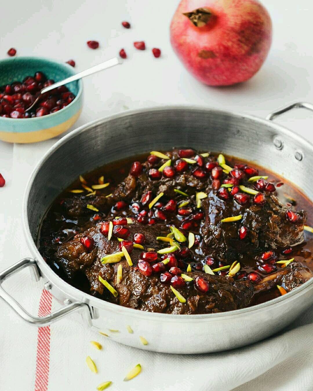 طرز تهیه خورش مرغ ناردونی با طعمی بی‌نظیر
